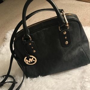 Mickel kors Black Crossbody